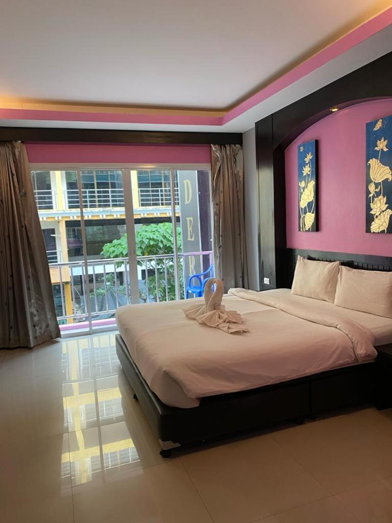 Lavender Patong Hotel Exteriör bild